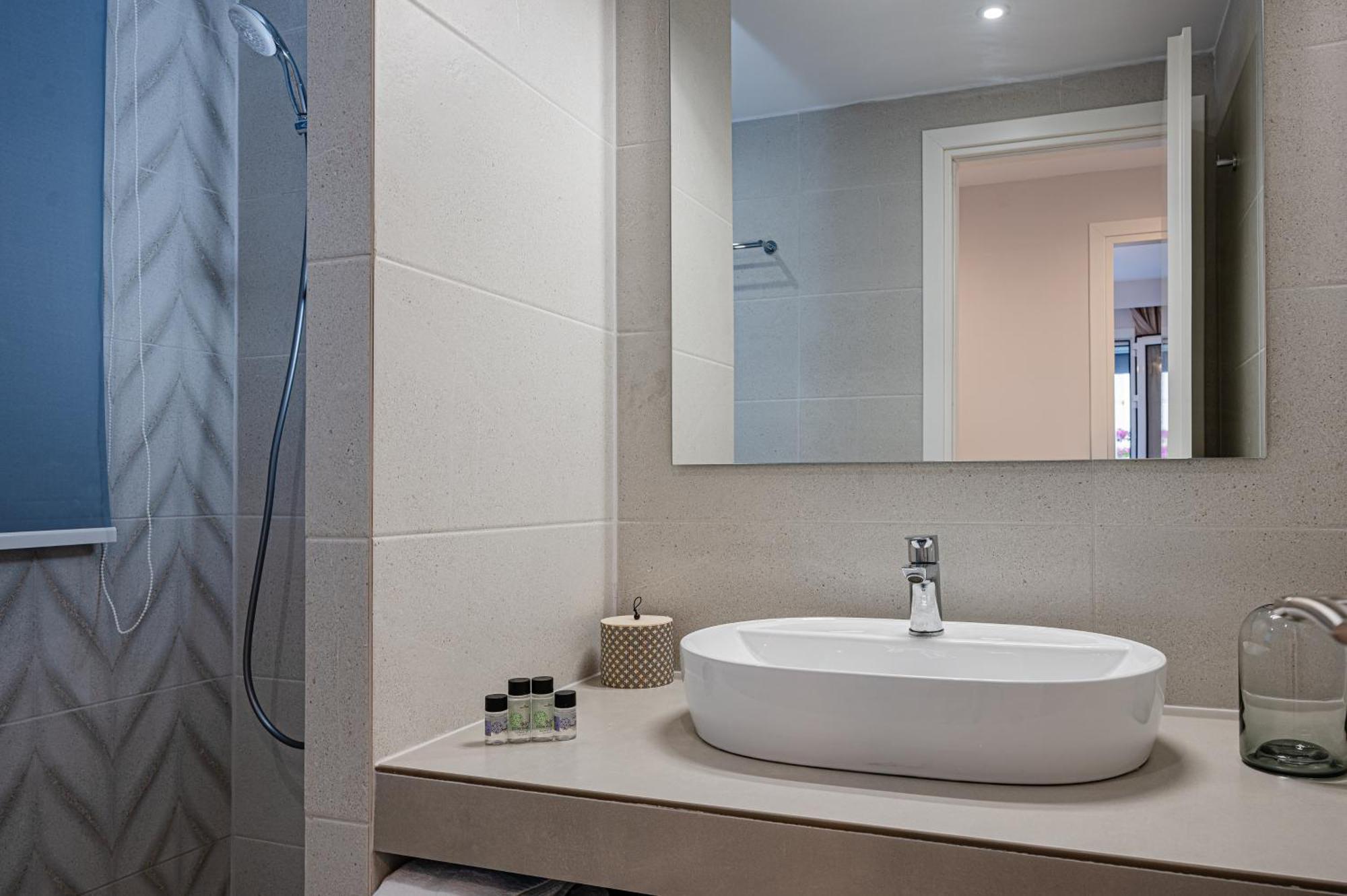 Amina Apartments Закінф Екстер'єр фото